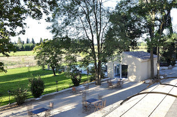 Mas Le 7 Bed & Breakfast